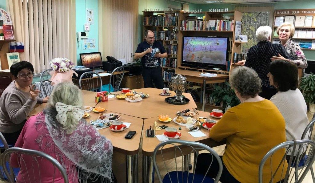 Литературно – музыкальное кафе «В её стихах чарующий дурман» 