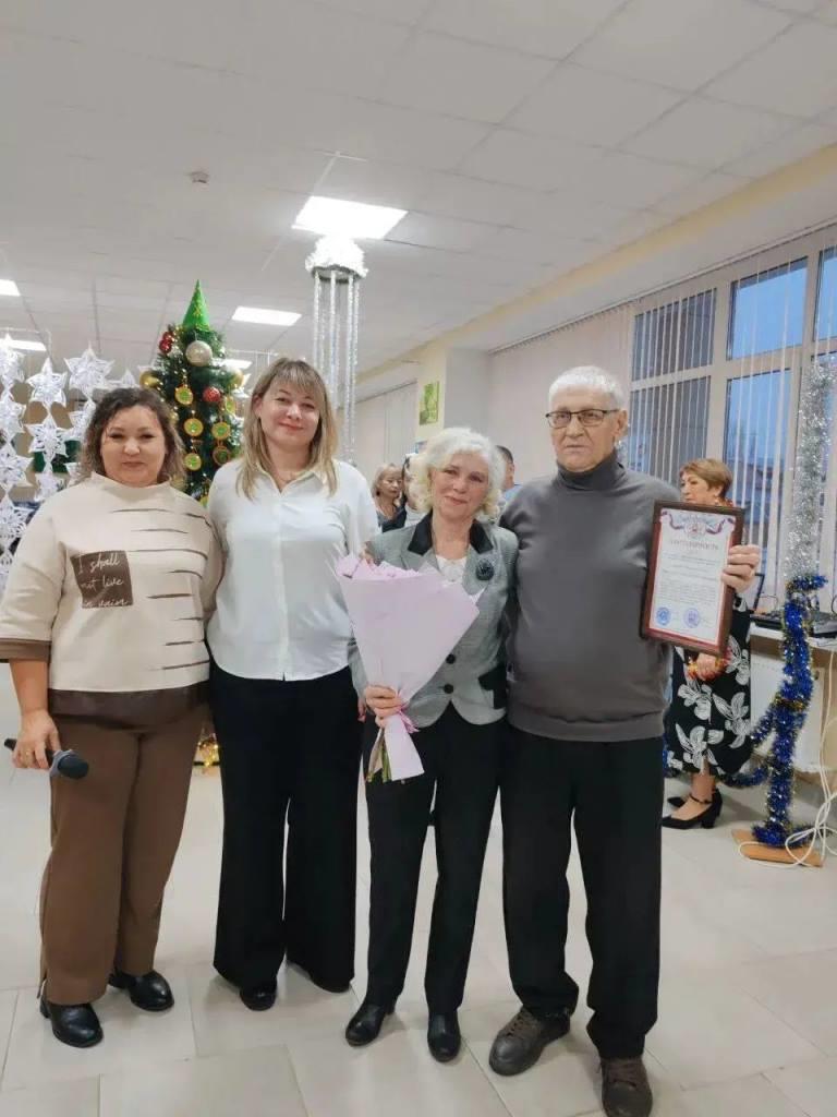 «Новогодний вернисаж»