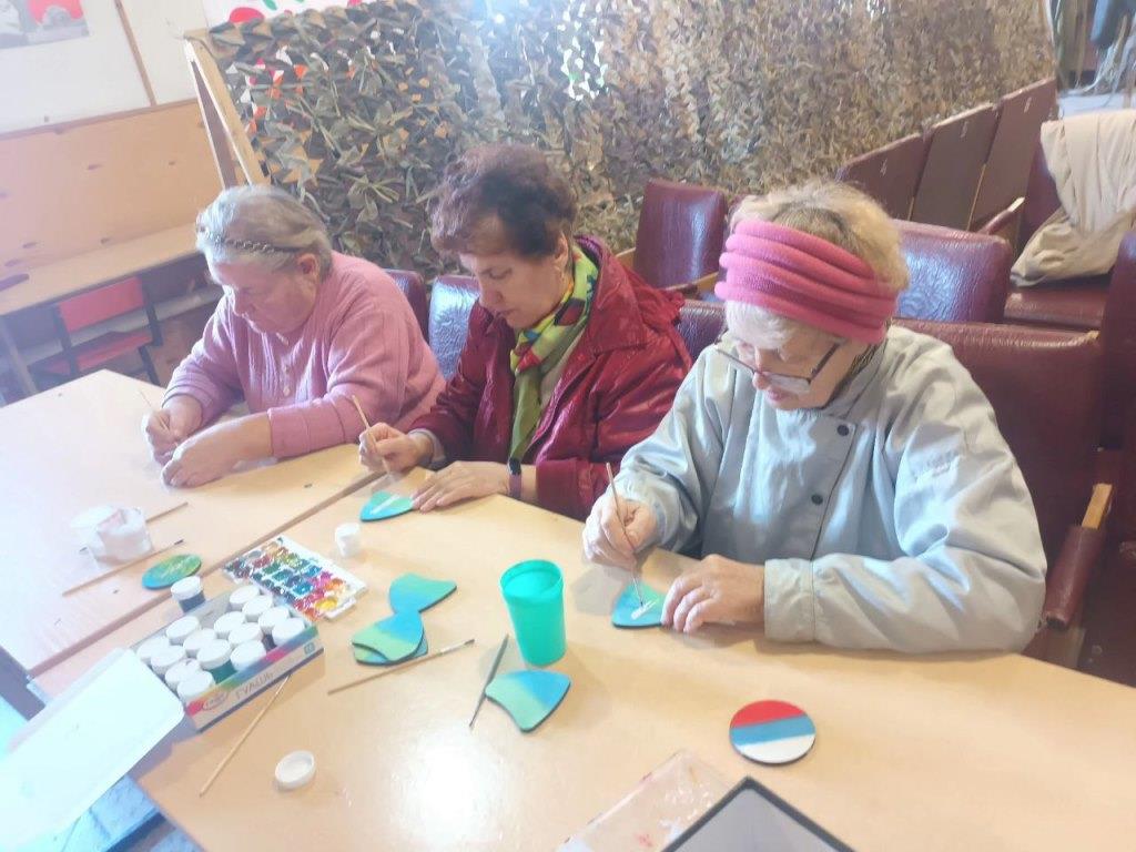 Мастер-класс для старшего поколения приуроченный к празднованию Дня Народного единства "Моя Россия"