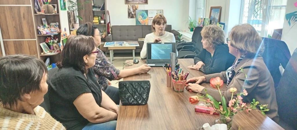 В отделении дневного пребывания Тахтамукайского района прошёл увлекательный квиз «Знание смартфона»