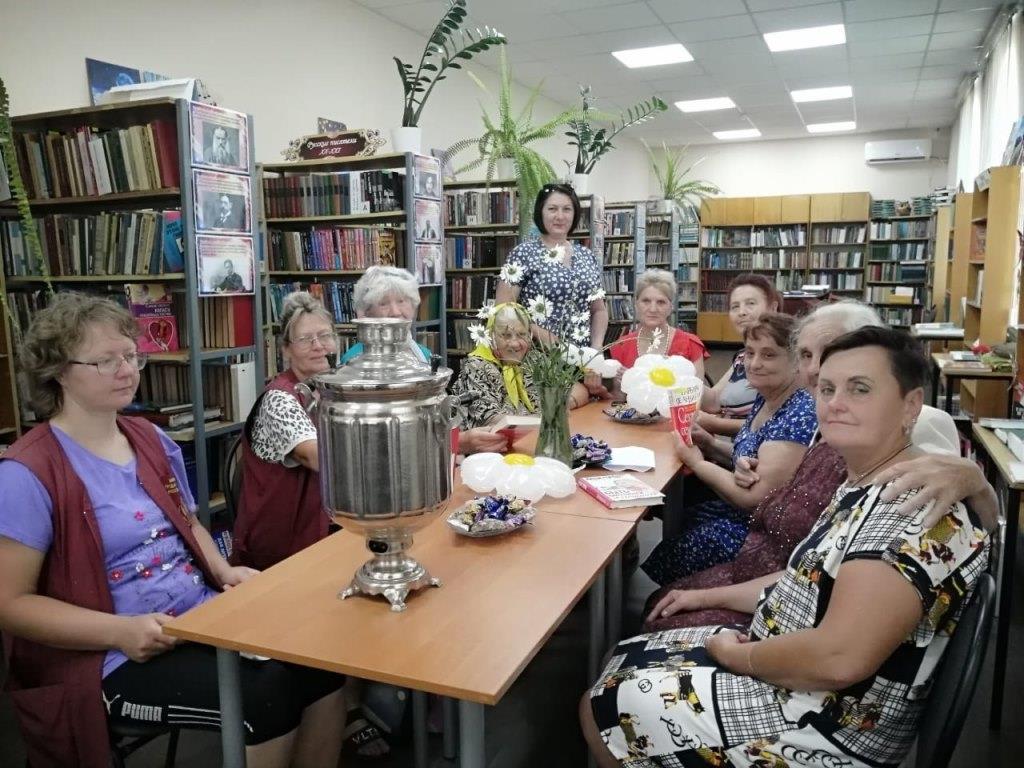  В учреждениях района проходят тематические мероприятия, посвящённые Дню семьи, любви и верности