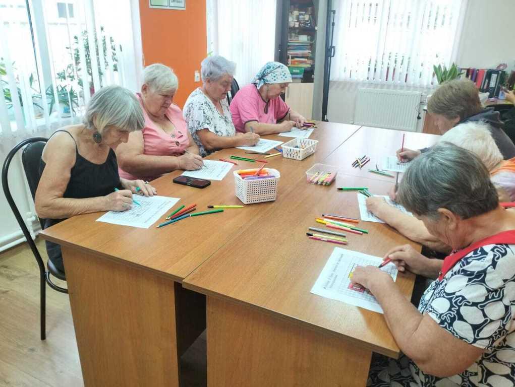 Когнитивные занятия для старшего поколения в Красногвардейском КЦСОН