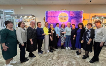 Коллектив отделения дневного пребывания посетил концерт ко Дню Матери 