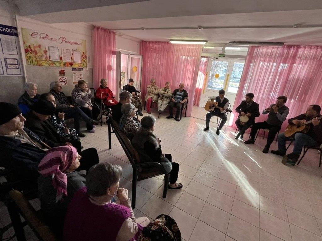 Работники Дома культуры  села Натырбово продолжают реализацию проекта "Активное долголетие"