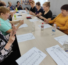 В отделении дневного пребывания регулярно проводятся активные когнитивные занятия для профилактики старения головного мозга