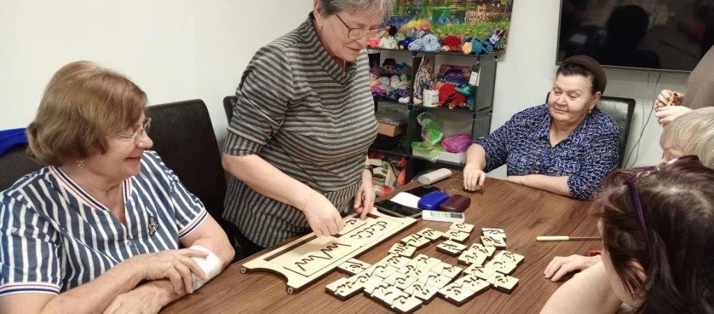 Занятие для ума и души: Вспоминая буквы и развивая моторику