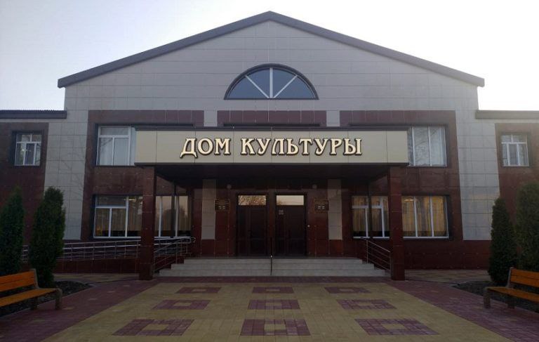 Кинозал Plaza Cinemа села Красногвардейского приглашает желающих на киносеанс