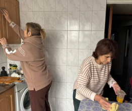 Доброе сердце волонтёров: акция чистоты для пожилого одиночества