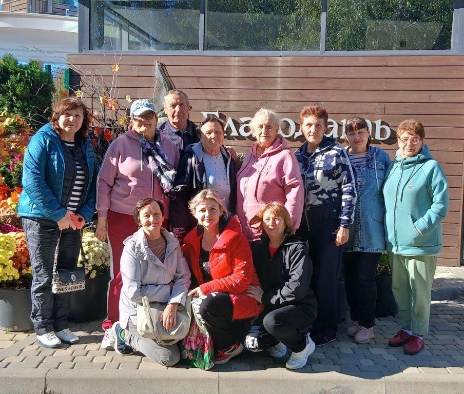 Коллектив отделения дневного пребывания провел день отдыха и оздоровления в спа-комплексе "Благодать" в п. Тульском