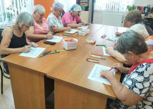 Когнитивные занятия для старшего поколения в Красногвардейском КЦСОН