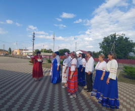 "Август праздник припас спас"