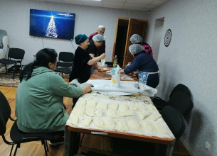 Урок кулинарии в отделении дневного пребывания