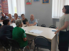 В отделении дневного пребывания продолжаются занятия по финансовой грамотности и противодействию мошенникам